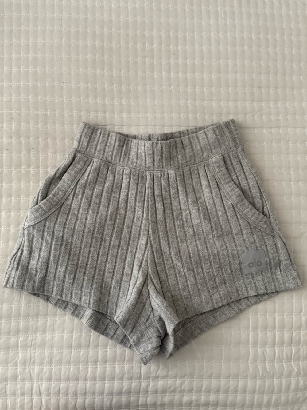 ALO Yoga Ribbed Light Gray Athletic Lounge Shorts